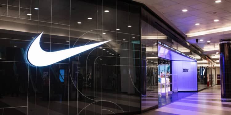 NIKE STORE