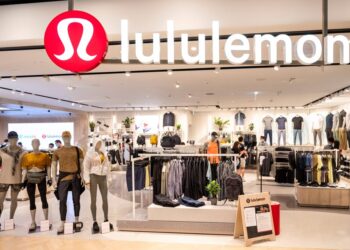 Lululemon Impulsa Ventas y Beneficios con Crecimiento Global
