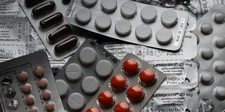 Inauguración de una nueva farmacia en Corrientes y su impacto en el mercado