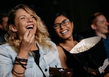 El impacto de la inflación en los precios de los combos de comida de cine Colombia