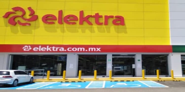 Baja la calificación crediticia de Elektra