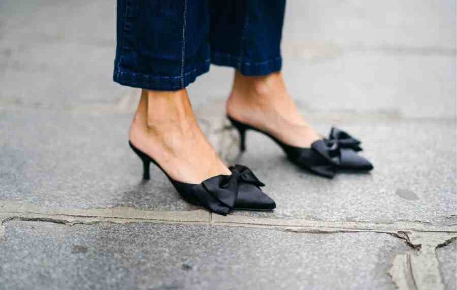 Elegantes y cómodos: Kitten heels negros dominan la primavera ...