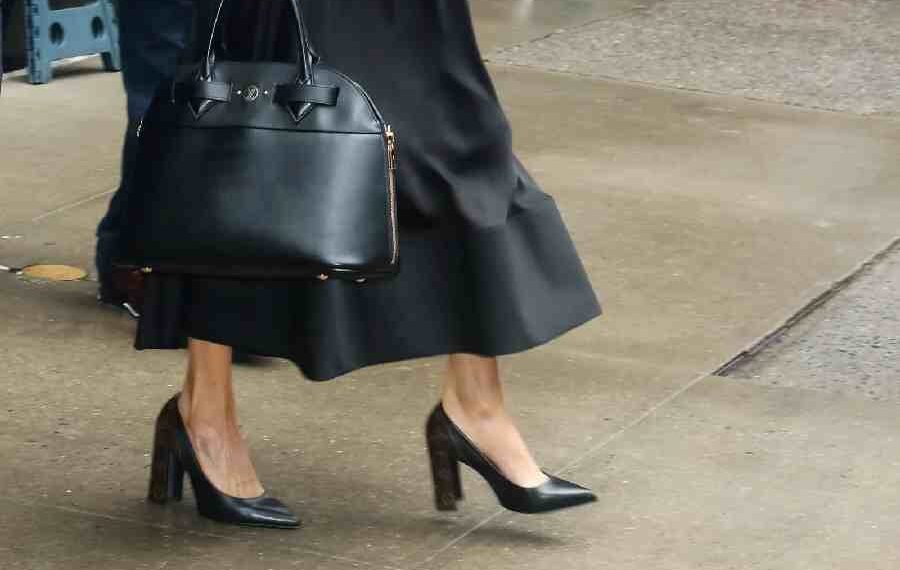 Jennifer Connelly: Elegancia atemporal con zapatos de tacón rectangular