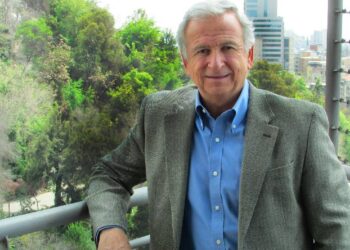 Felipe Larraín: Perspectivas económicas latinoamericanas y beneficios de invertir en Uruguay