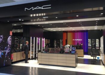 Estée Lauder, el gigante estadounidense de la cosmética, expande su imperio
