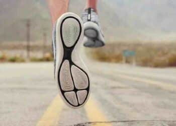 Distance en Carrera: ¡Atrapa tus Zapatillas!