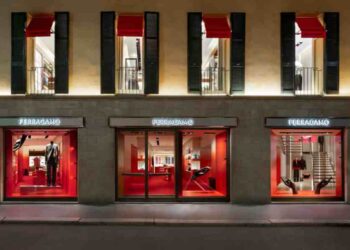 Ferragamo en Crisis: Ventas y Beneficios a la Baja
