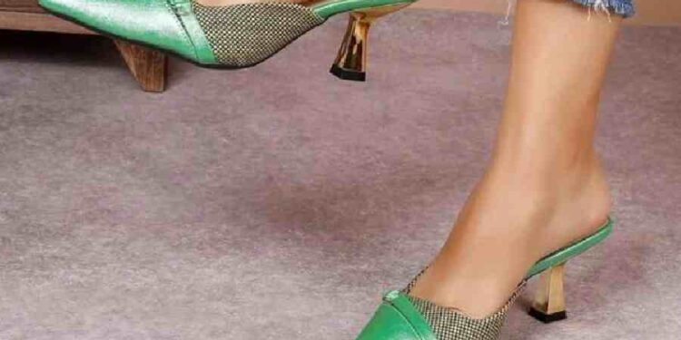 Mules: El Calzado Perfecto para Chaparritas Este Verano