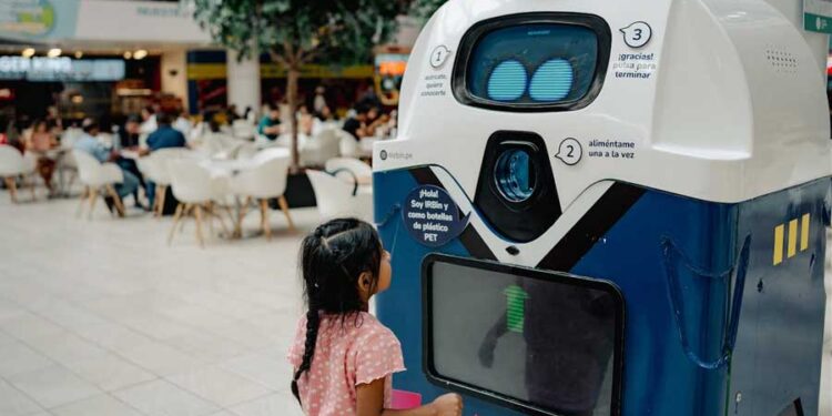 PS robot IRBin Latam Airlines reciclaje