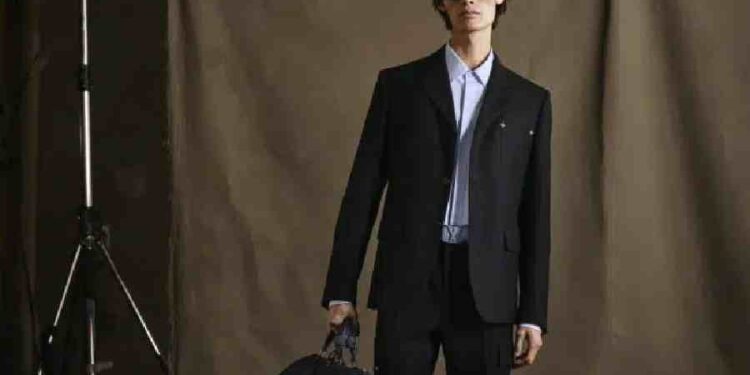 Pharrell Williams: Elegancia Redefinida en Louis Vuitton