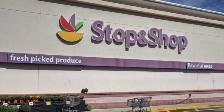 Stop & Shop Cierra 32 Tiendas: Un Golpe a la Industria del Supermercado