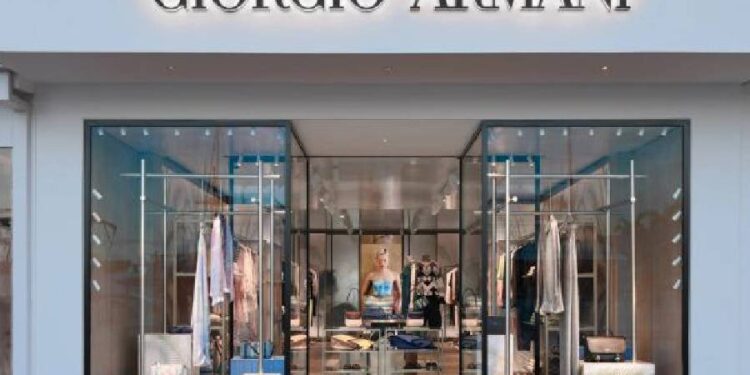 Armani cierra el ejercicio 2023/24 con un crecimiento del 4%