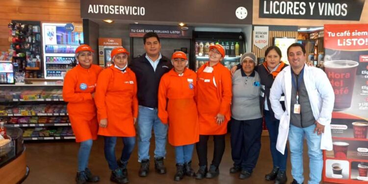 Colaboradores en Tiendas LiSTO