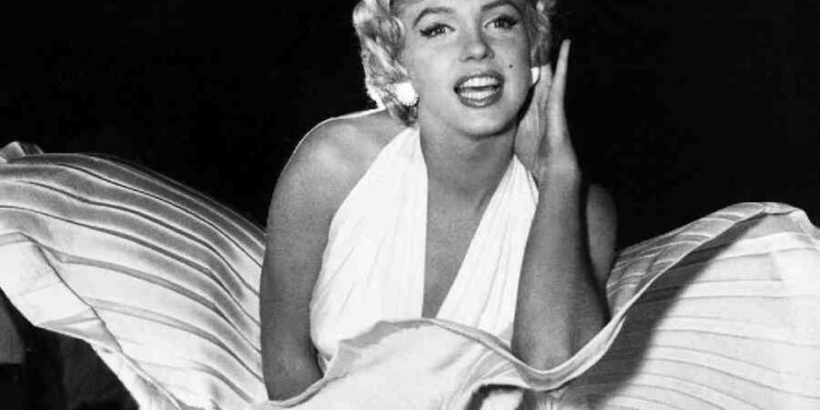 El vestido de Marilyn Monroe en "La tentación vive arriba" (1955)