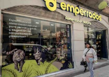 Emperrados: Revolucionando la Alimentación Natural de Mascotas