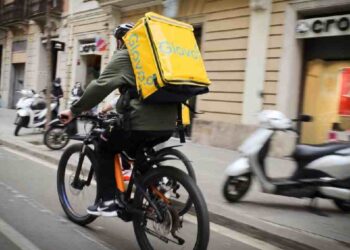 Uber compra Glovo: el nuevo monopolio del delivery español