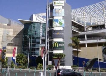 El centro comercial El Muelle inicia su ambiciosa reforma integral en Canarias