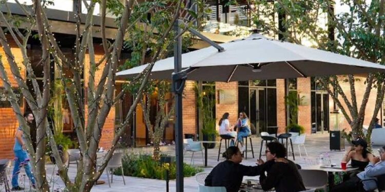 Plaza Comercial en Puembo