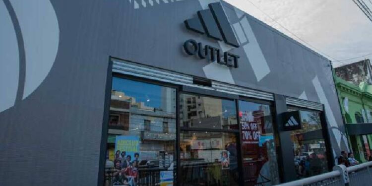 Adidas inauguró un nuevo Factory Outlet en Buenos Aires
