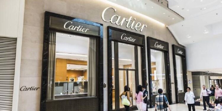 Compra pendientes Cartier por 28 euros en lugar de 28.000 euros y desafía a la marca de lujo