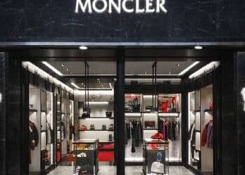 LVMH entra en el capital de la firma italiana de lujo Moncler