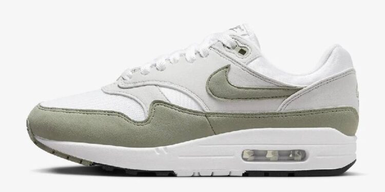 Las nuevas zapatillas Nike que combinaremos 24/7 en la oficina