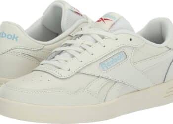 El diseño monocromático de las Muji x Reebok Court Sneaker llegaron para ti