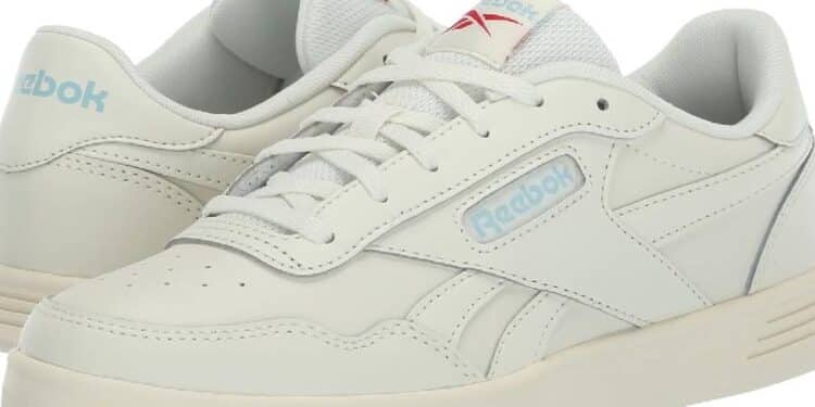 El diseño monocromático de las Muji x Reebok Court Sneaker llegaron para ti