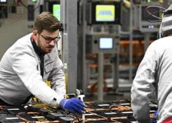 «No podemos garantizar la seguridad ni la paz». Trabajadores de Audi roban las llaves de 200 coches y exigen respuestas sobre su futuro ante los despidos que planea Volkswagen