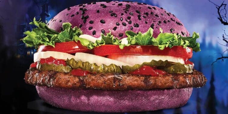 La revolución morada de Burger King, la Whopper se tiñe de Halloween