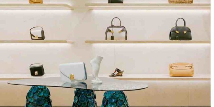 Ferragamo Reduce Ventas y Previsiones