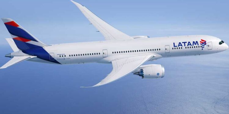Latam Airlines Boeing 787 Dreamliner