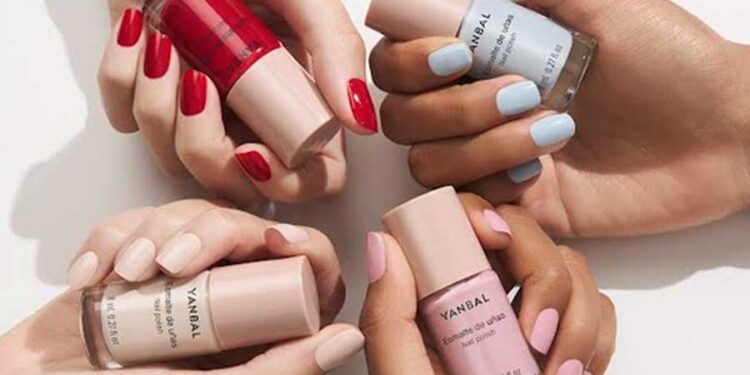 Maquillaje pintura de uñas Yanbal