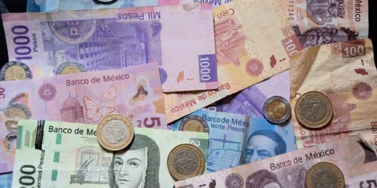 El peso mexicano entre las monedas más presionadas en LATAM