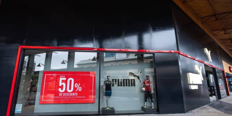 PUMA anuncia reapertura: La tienda de Distrito Arcos cuenta con más de 650 M2
