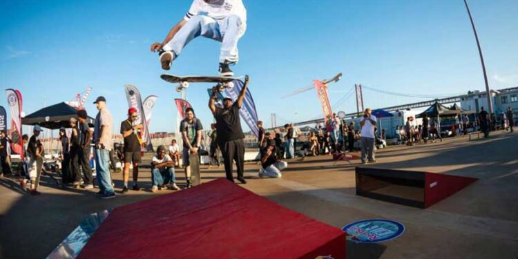 Red Bull Road Gap en Mall Aventura Santa Anita