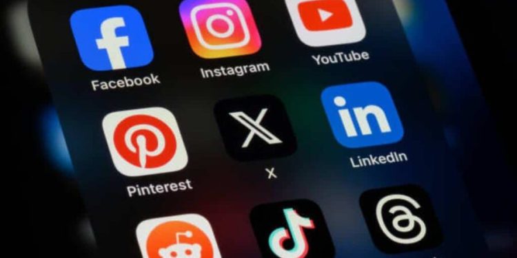 La comisión europea excluye a la red social X de las normas