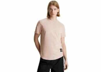 Renueva Tu Estilo: Camiseta Calvin Klein al 52% de Descuento