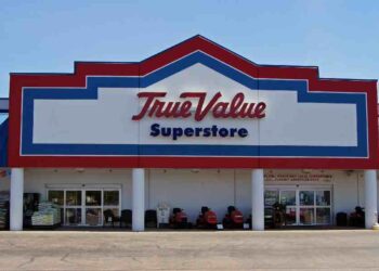 True Value Declara Quiebra y Cierra Tiendas
