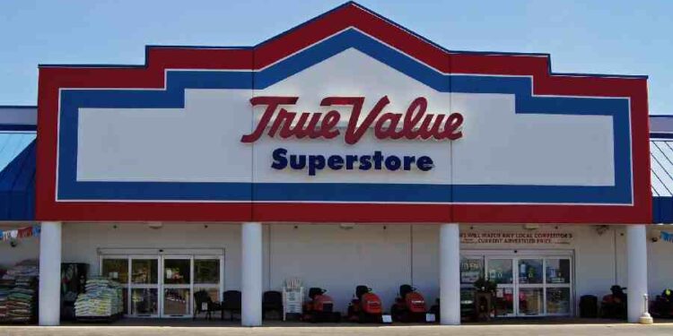 True Value Declara Quiebra y Cierra Tiendas
