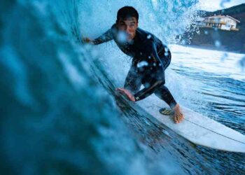 Volkswagen y Blue Banana Lanzan Wetsuit de Neumáticos Reciclados