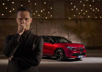 El actor Pedro Alonso protagoniza la nueva campaña de lanzamiento del nuevo Alfa Romeo Junior.