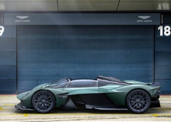Para los amantes de los superdeportivos un Aston Martin Valkyrie Spider en Madrid