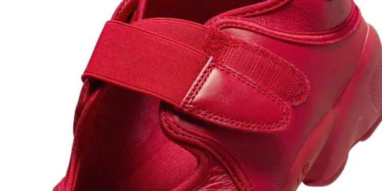 Nike eleva su modelo Air Rift con esta propuesta en cuero