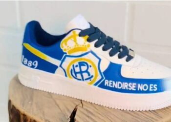Las zapatillas del Recreativo de Huelva: El regalo perfecto para cualquier fan de Nike