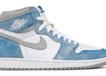 Las Air Jordan 1 Mid “Dark Powder Blue” serán las zapatillas celestes definitivas para llevar con vaqueros