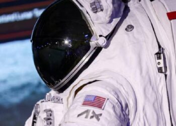 Prada y Axiom Space apuntan a la Luna con nuevo traje de astronauta; permitirá caminatas de hasta 8 horas