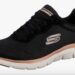 Skechers nos sorprende con unas zapatillas sencillas. Son las favoritas de las más discretas