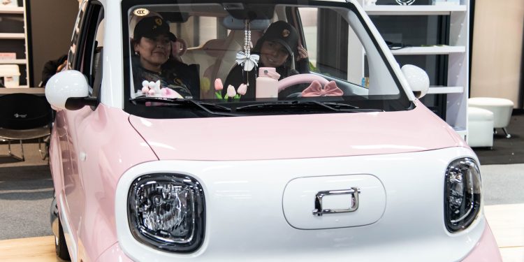 Explorando oportunidades, modelos y precios destacados en el Salón del Automóvil 2024
