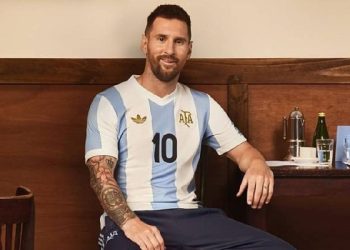 Adidas Presenta Camiseta Retro de Argentina por 50 Años de AFA